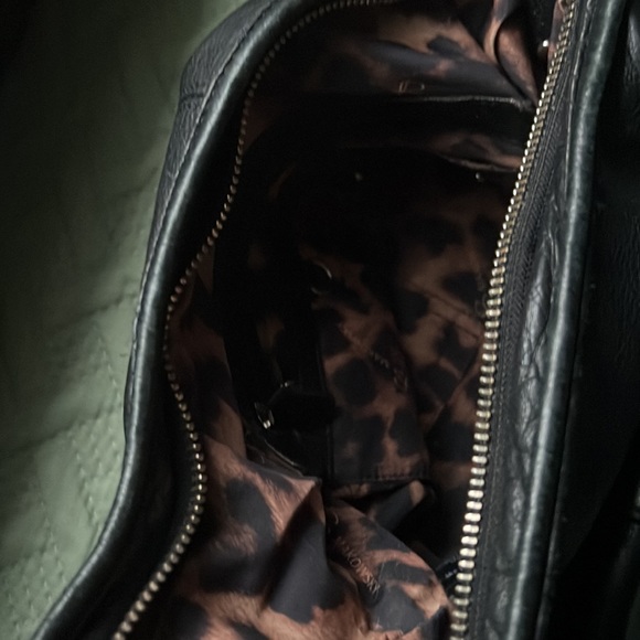 Black leather B.Makowsky purse - Picture 7 of 12